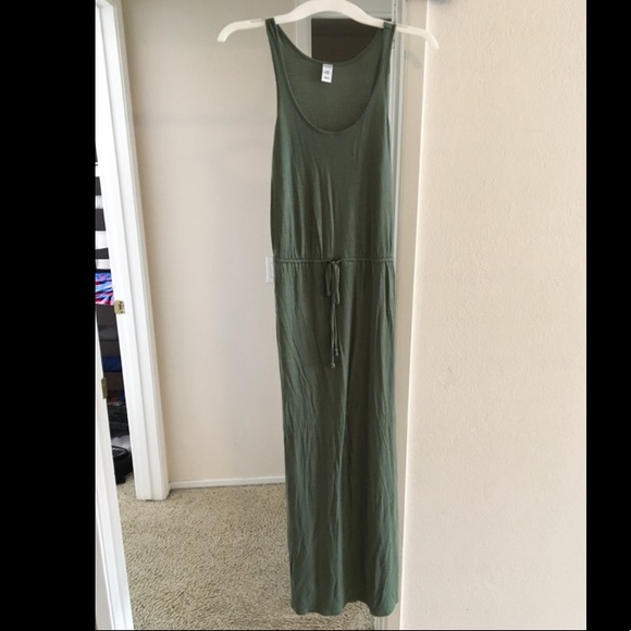 Old Navy Dresses & Skirts - Green Maxi Dress💚